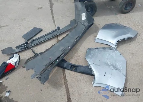 2019 Toyota Rav4 Limited z USA, uszkodzony, nr VIN JTMY1RFV3KD515612